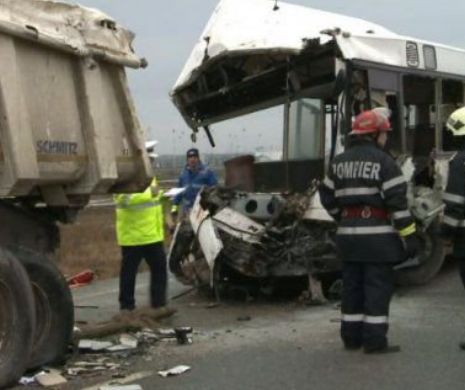 COD ROŞU de intervenţie în urma unui GRAV accident produs lângă Ploieşti. 4 morţi şi cel puţin 30 de răniţi