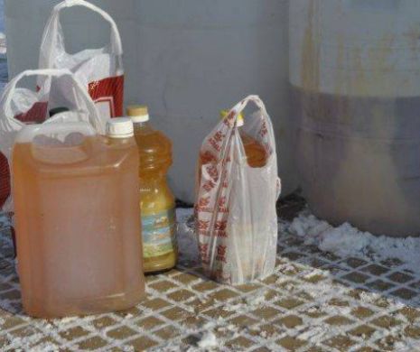 INEDIT. Se întâmplă într-un oraș din vest: ULEIUL UZAT dat la schimb cu detergent lichid