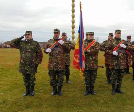 ONOR la MARELE BRÂNCUŞI. Peste 500 de militari ai Armatei României au comemorat 140 de ani de la naşterea sculptorului