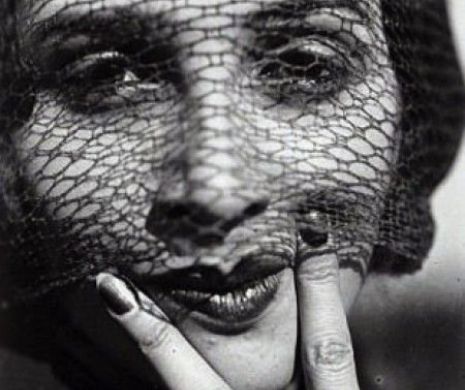 RENNE PERLE, alias Umbreluţa, este ROMÂNCA devenită PRIMUL FOTOMODEL din lume l Galerie foto ISTORICĂ