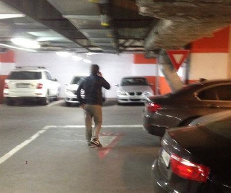 Atenţie, şoferi! Aşa se fură din maşini în parcările mall-urilor din România! FOTO