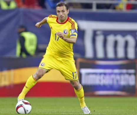 Cornel Dinu îl atacă pe unul dintre „tricolorii” din meciul cu Spania: „E un prinț al deșertului, mai preocupat de șeici și cămile decât de fotbal”