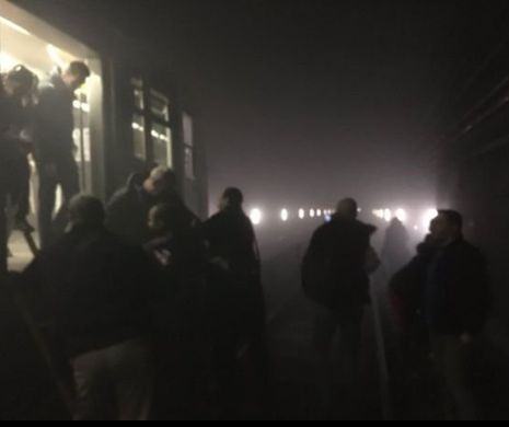 PRIMELE IMAGINI după atacurile cu BOMBĂ de la metroul din Bruxelles. Călătorii au fost evacuaţi în MIJLOCUL tunelului