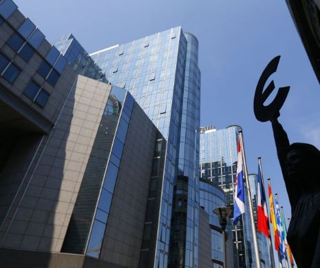 Sediile Parlamentulului European şi al Comsiei Europene au fost EVACUATE în urma EXPLOZIILOR de la Bruxelles
