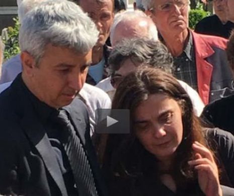 A stârnit râsete, în timp ce Diaconescu îşi plângea tatăl! Ce avea un localnic pe cap!