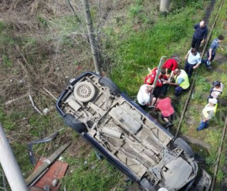 Accident spectaculos, cu două victime, lângă portul Constanța. Autoturism, căzut de la înălțime pe calea ferată