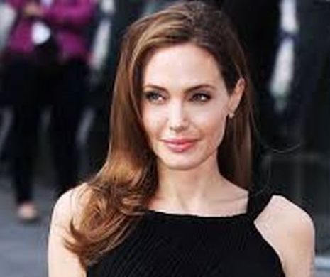 Asemănarea este INCREDIBILĂ. Chiar şi Angelina Jolie ar putea fi geloasă pe SOSIA sa | GALERIE FOTO