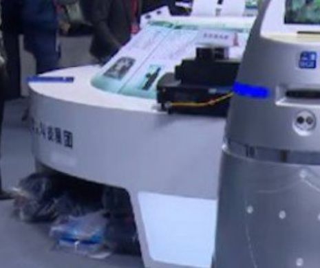 Chinezii au creat robotul-polițist Anbot. De ce nu poate folosi electroşocurile de capul lui