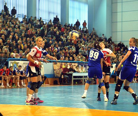 HCM Baia Mare, înfrântă în manșa tur a „sferturilor” Ligii Campionilor, la handbal femimin