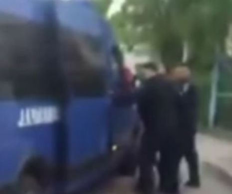 SCENE HALUCINANTE la Brăila. O fată de 11 ANI a fost luată pe SUS de JANDARMI şi dusă la secţia de POLIŢIE | VIDEO