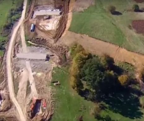 Autostrada Lugoj – Deva se surpă. Un politician român acuză constructorul italian că a folosit argilă în loc de piatră într-o zonă mlăştinoasă