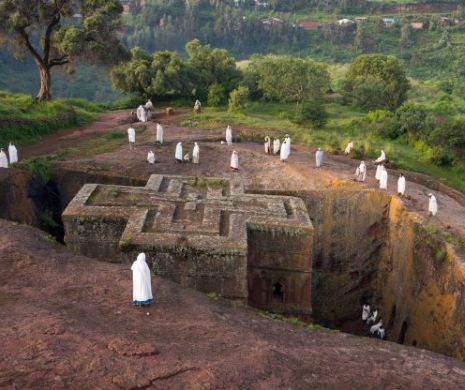 Cele 11 fabuloase biserici săpate în piatră din Etiopia ale căror acoperişuri se află la nivelul solului. Aici ar fi trebuit să fie NOUL IERUSALIM | GALERIE FOTO