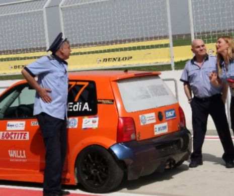 CIRC FABULOS făcut de „Trăsniți” pe cel mai lung circuit de viteză auto din România! Când s-au văzut în mașină le-a pierit tot curajul VIDEO