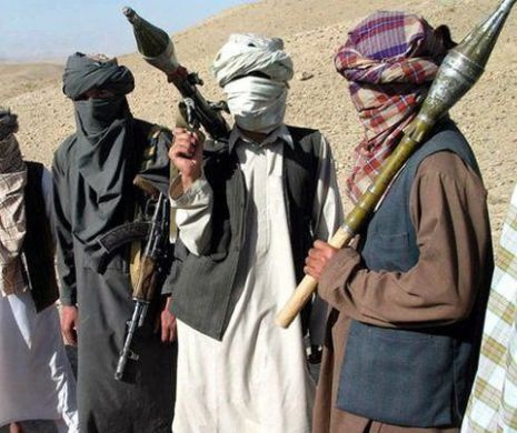 CRIME în masă făcute de TALIBANII NEBUNI. ZECI de persoane UCISE şi SUTE luate ostatici de insurgenţi
