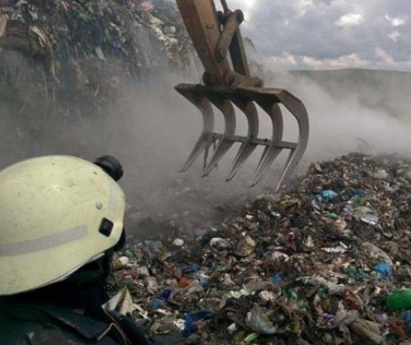 Dezastrul ecologic la groapa de gunoi a Clujului. Incendiu pus de o mână criminală
