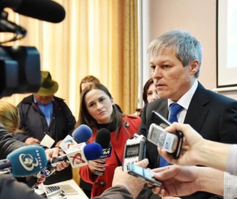 MESAJUL lui Dacian Cioloş de Ziua Mondială a Libertății Presei: Condamn orice încălcare a libertăţii de exprimare a presei și, mai grav, amenințările care încă există, din păcate, la adresa siguranței fizice și digitale a jurnaliștilor