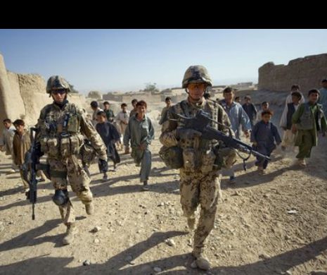 TRAGEDIE fără MARGINI. Doi militari români au MURIT în apropiere de Kandahar, iar un al treilea a fost RĂNIT. Mesajul președintelui Klaus Iohannis