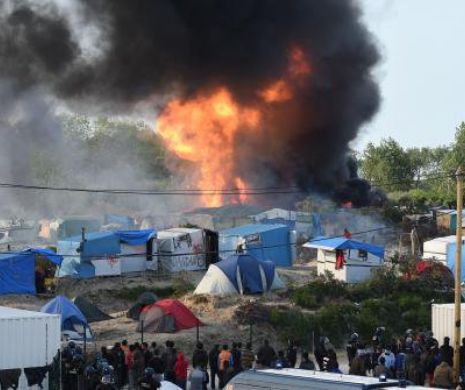 Video | Bătaie MONSTRU între IMIGRANȚI în tabăra din Calais
