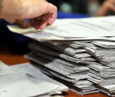 CIUDĂŢENII în secţiile de votare! Cum au ajuns buletine de VOT din BRAŞOV într-o secţie din SUCEAVA