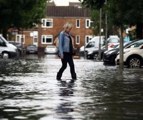 Corespondenţa de la Londra: Referendumul eclipsat de ploile torenţiale şi inundaţiile care au lovit Marea Britanie