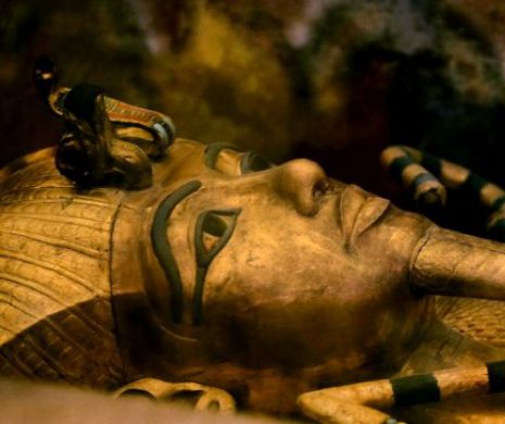 Descoperirea care pune sub semnul întrebării întreaga istorie a omenirii. Pumnalul descoperit în mormântul lui Tutankhamon este realizat din METAL EXTRATERESTRU