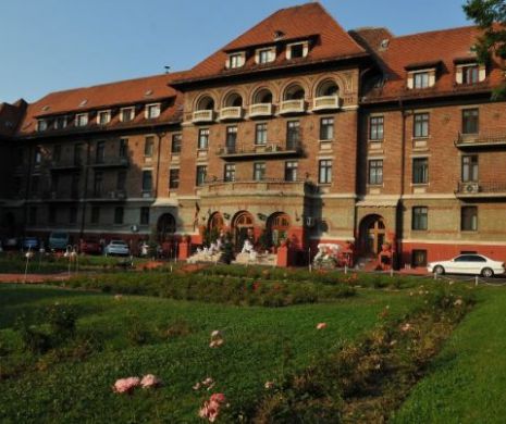 Hotelul Triumf din Capitală ar putea fi trecut în proprietatea publică a statului şi atribuit unei instituţii