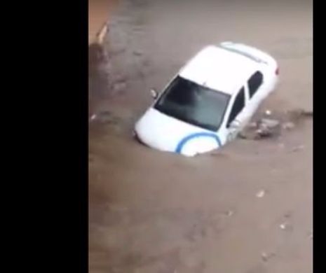 Imagini APOCALIPTICE în Tulcea. Apa a inundat străzi întregi și a distrus zeci de automobile