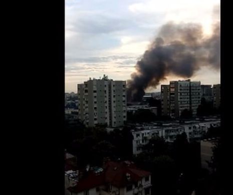 Incendiu PUTERNIC în zona Gării Obor. Șase autospeciale au intervenit de URGENȚĂ pentru a stinge flărările. Există pericolul ca flăcările să se EXTINDĂ | VIDEO