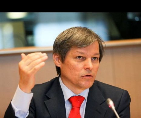 Liberalii i-au reproşat lui Dacian Cioloş pesedizarea administraţiei locale