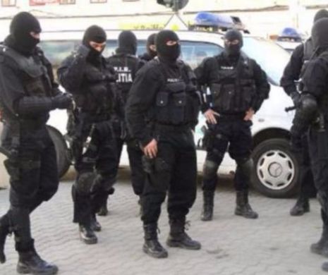 Percheziții de amploare în județele Vâlcea și Argeș. Poliția anchetează mai multe persoane bănuite de evaziune fiscală şi spălare de bani