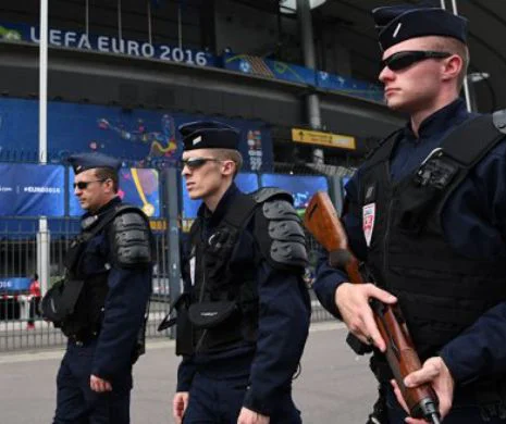 Polițiști înarmați vor patrula pe plajele din Franța, din cauza amenințărilor teroriste