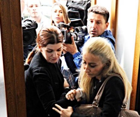 Uliana Ochinciuc s-a dus nervoasă și în rochie scurtă la Secția 5 de Poliție. Cine este misteriosul personaj influent care a înlesnit angajarea fostei partenere a lui Condrea la Spitalul Militar din Capitală | GALERIE FOTO