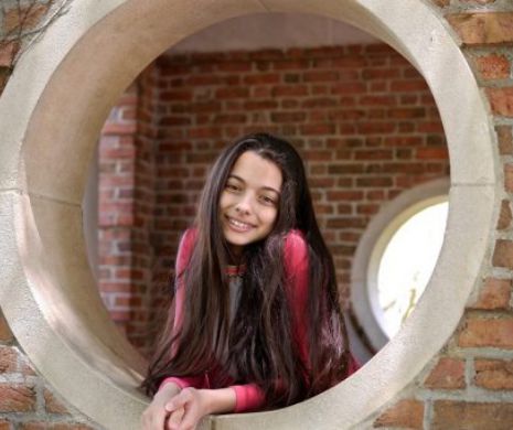 VIDEO. Vocea care se naşte o dată la SUTE DE ANI! O româncă de numai 13 ani a ULUIT America când a apărut pe scena unui CUNOSCUT concurs