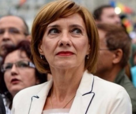 Carmen Iohannis, alături de sibieni, ÎN STRADĂ. Ce face prima doamnă a României ÎN LIPSA președintelui Klaus Iohannis
