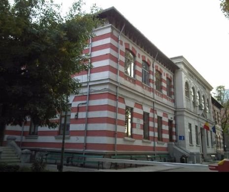 Percheziţii la Facultatea de Medicină Veterinară Bucureşti! Un profesor a fost prins în flagrant luând mită de la studenţii restanţieri