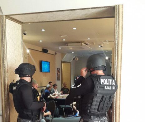 Poliţiştii au intrat peste organizatori de turnee ilegale de poker