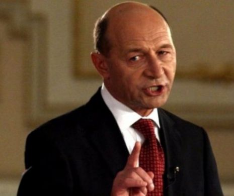 Traian Băsescu îi pune cruce lui Bogdan Olteanu