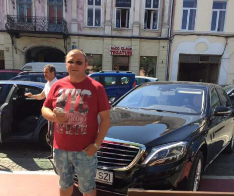 Un consilier local, dintr-o comună de lângă Cluj, are un comportament de COCALAR. Și-a parcat MERCEDES-ul pe banda pentru bicicliști