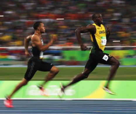 A FACUT-O DIN NOU! Moment incredibil cu Bolt in semifinala la 200 metri! A incetinit ca sa-si astepte rivalul de pe 2! Ce i-a zis