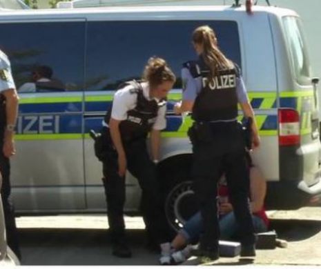 Atac sângeros pe o stradă din nord-estul Germaniei. Un bărbat înarmat cu un cuțit a rănit cinci trecători