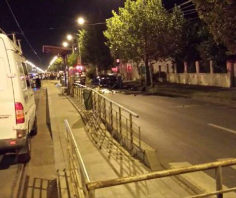 CARNAGIU pe Șoseaua Chitilei. 2 persoane AU MURIT și 3 au fost RĂNITE după ce 3 autoturisme s-au ciocnit | FOTO
