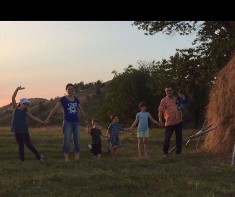 Cele mai noi fotografii cu familia Bodnariu. Vezi cum se distrează copiii alături de părinți în România!