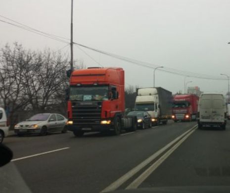 Circulația pe DN1, la intrarea în Cluj Napoca este blocată de un protest al transportatorilor
