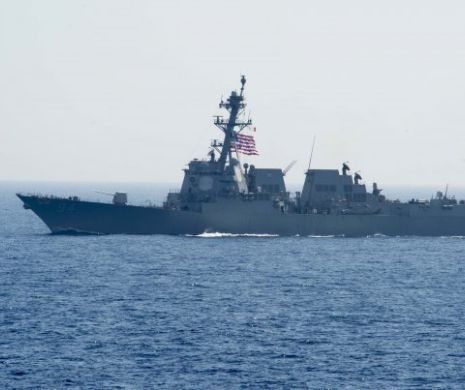 IRANUL continuă batjocura la adresa SUA. Patru nave militare iraniene s-au apropiat în mare viteză de un distrugător american care a tras mai multe focuri de avertisment