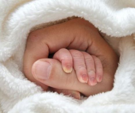 Medic ginecolog, acuzat de MALPRAXIS. Două mame îl acuză pe doctor că le-a OMORÂT bebeluşii şi le-a ţinut în CHINURI timp de 12 ore. Una dintre femei a stat cu fătul MORT în pântec