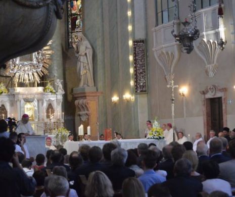 Mii de pelerini vin să se roage la Basilica Papală Maria Radna: ”Viața se împlinește în Dumnezeu”