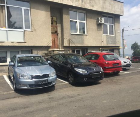 Patru bucureșteni amendați la Cluj cu 25.000 de euro pentru taximetrie ilegală în sistem Uber. EvZ a stat de vorbă cu cei amendați. Șoferii acuză POLIȚIA