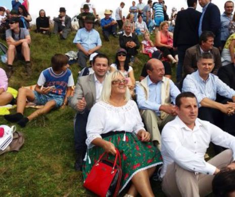 Traian Băsescu, la festivalul „Hora de la Prislop”
