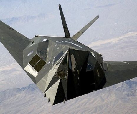 Ziua în care Sârbii au DOBORÂT un F-117 Nighthawk al NATO, pentru că nu știau că este INVIZIBIL