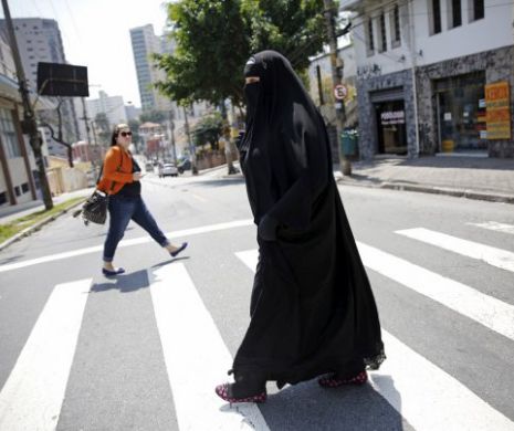 Bulgaria interzice vălul islamic (burka) în public